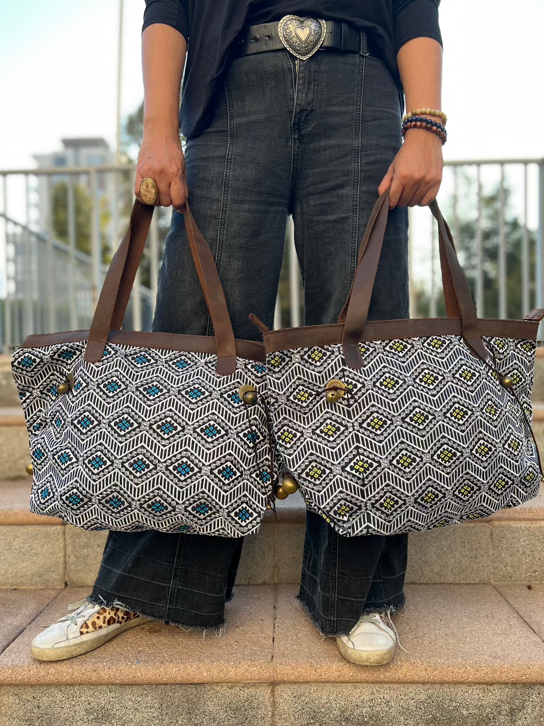 Maxi Cartera Thai Amarilla y Azul