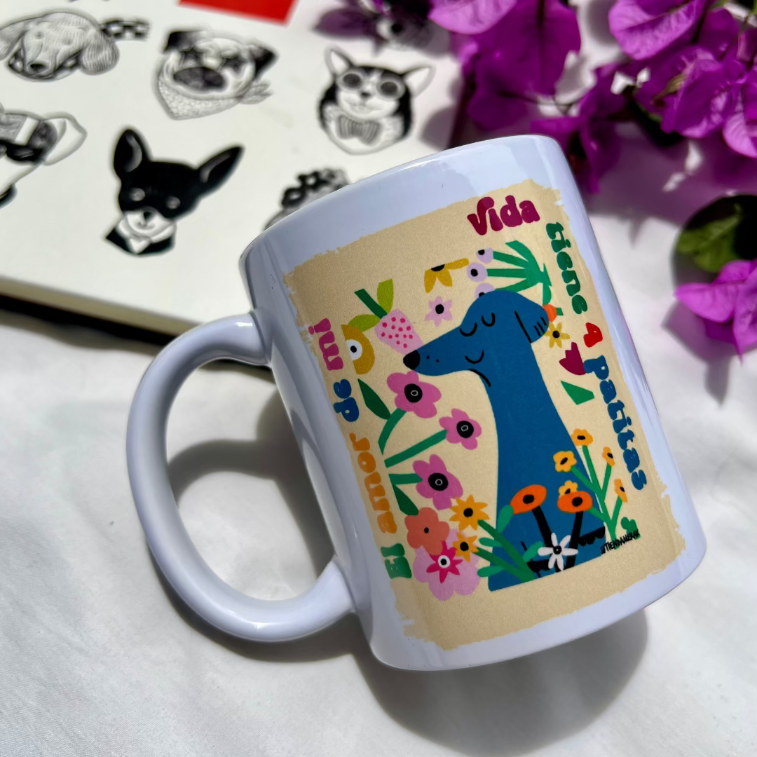 Tazón "El amor de mi vida tiene 4 patitas" ☕ 🐾