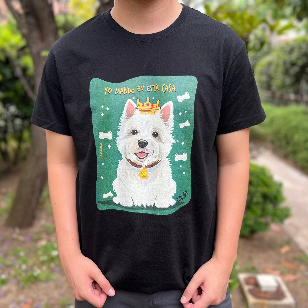 Polera "Yo mando en esta casa" 👑